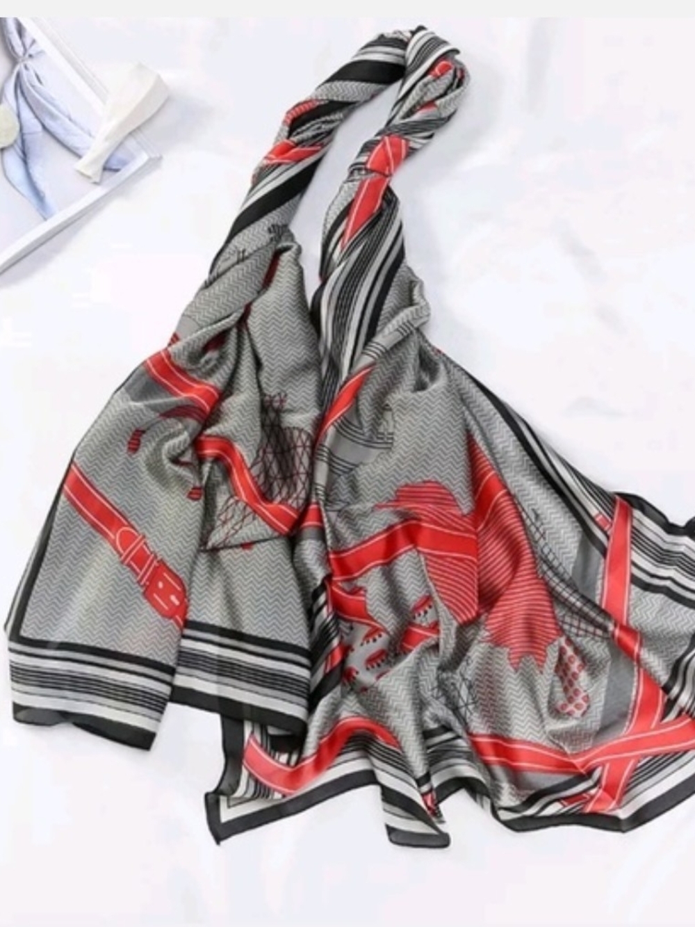 Elegant  Scarf For everyday Wear In Gray And Red ♥️